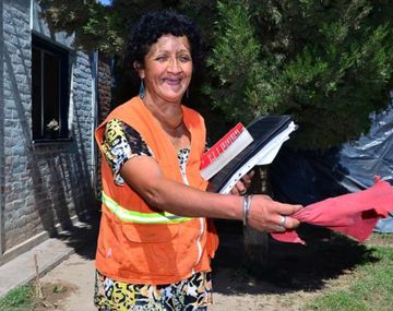 Un ejemplo de superación: cuida coches y estudia para ser abogada