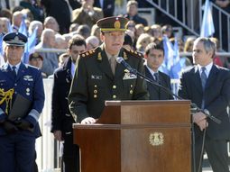 la oposicion pide que milani deje la jefatura del ejercito la oposicion pide que milani deje la jefatura del ejercito