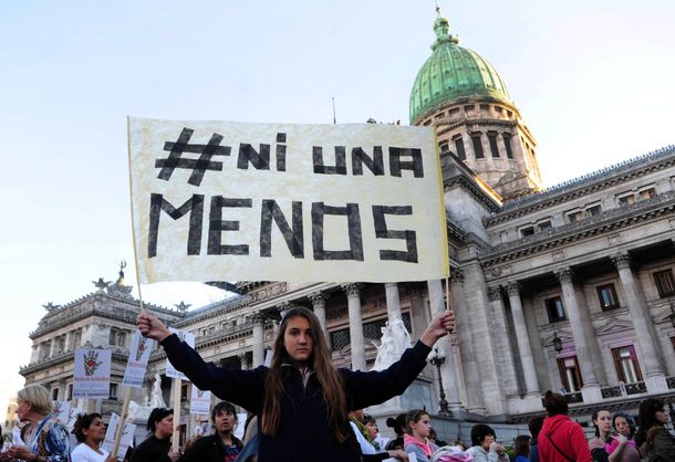 {altText(Movilización de mujeres #NiUnaMenos. Imagen de archivo ,#NiUnaMenos Convocan a nueva marcha y a un paro de mujeres contra los femicidios)}