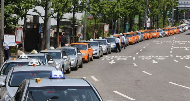 La polémica aplicación anti taxi también dejó de funcionar en Corea del Sur