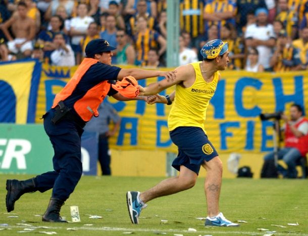 Liberaron al hincha de Central que quiso agredir a Arruabarrena