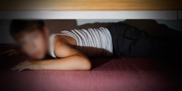 Famoso actor, en Radio 10: De noche duermo debajo de la cama, no me gusta exponerme al sol