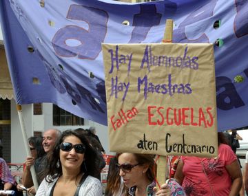 Docentes bonaerenses se movilizan a la casa de la Provincia