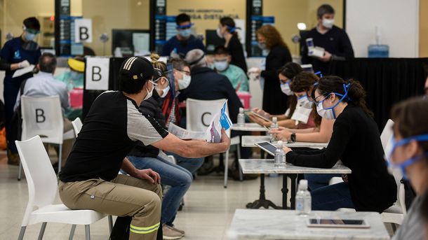 Coronavirus: largas filas en Constitución para realizarse el testeo rápido