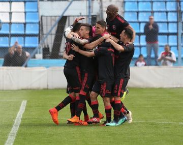 Newells venció por penales a Atlético Tucumán y podría darse un clásico rosarino
