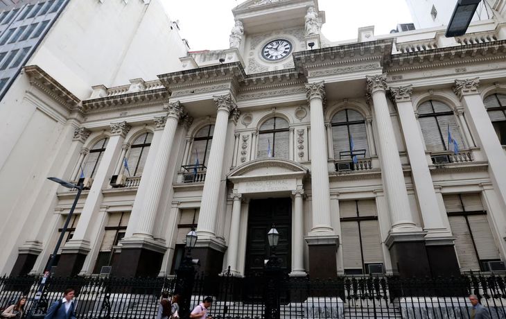 El FMI enviará una misión a la Argentina para empezar a tratar la segunda revisión del acuerdo