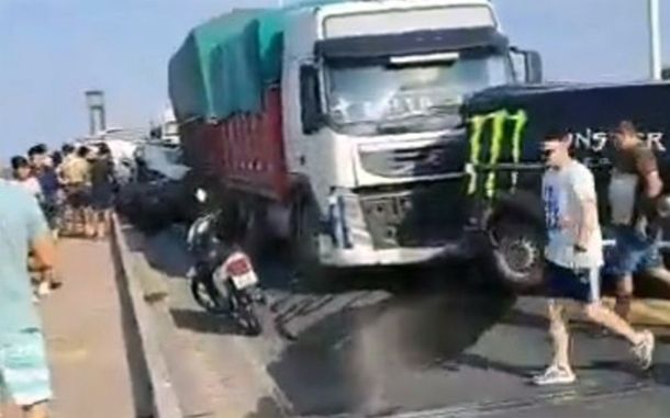 Imputaron al camionero que provocó el choque múltiple en el puente entre Resistencia y Corrientes