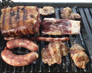 Asado del domingo: ¿qué cortes ves en esta parrilla?