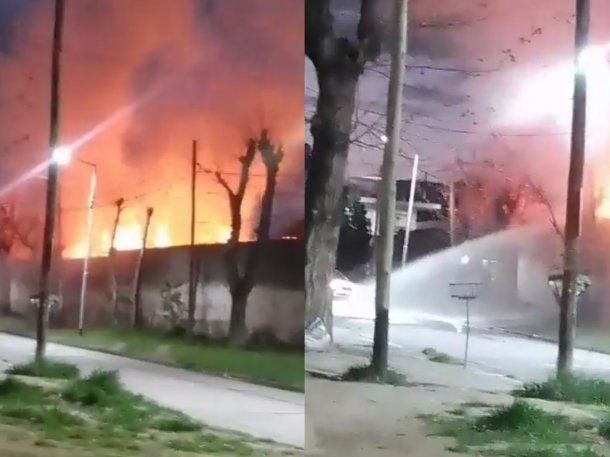 Impresionante incendio de una fábrica de maderas en Villa Domínico 