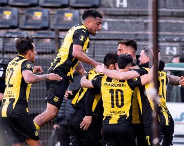 Atento Racing: Peñarol goleó a Nacional y llegará entonado a la Libertadores 