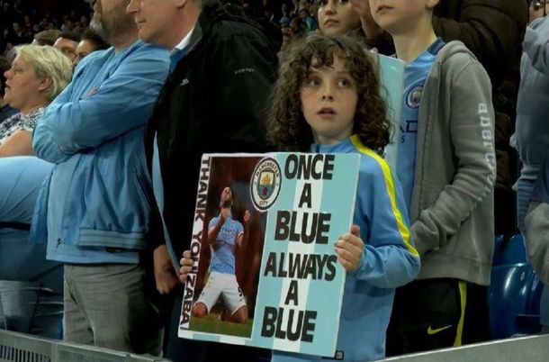 El cartel de un niño para Pablo Zabaleta