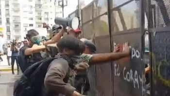 tension en el congreso: choques entre jubilados y la policia en una nueva jornada de protesta tension en el congreso: choques entre jubilados y la policia en una nueva jornada de protesta