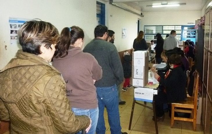 PASO 2017: al menos 200 paraguayos intentaron votar en Posadas con DNI no apto