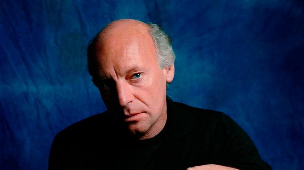 Una comitiva oficial en el velorio de Eduardo Galeano