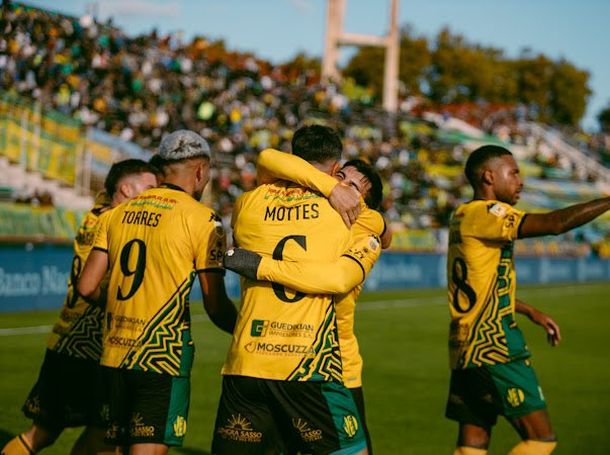 Aldosivi venció a Banfield y logró salir del fondo