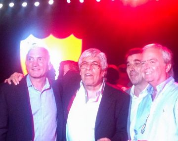 ¿Moyano cierra la grieta? Mirá la foto que unió al oficialismo y la oposición
