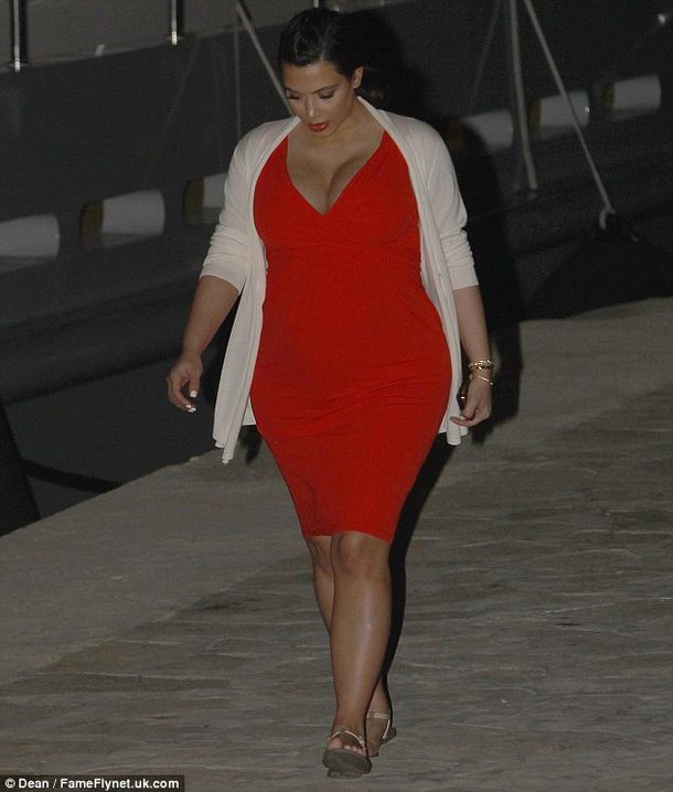 campana empeñar acerca de Kim Kardashian, embarazada y más sensual que nunca