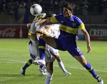 Boca busca meterse en la pelea con Olimpo