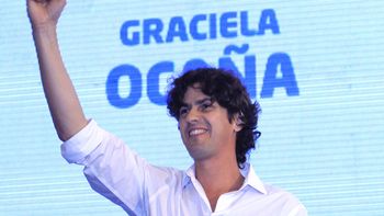 martin lousteau festejo su eleccion y hablo de un balotaje con el pro martin lousteau festejo su eleccion y hablo de un balotaje con el pro