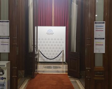 Los detalles del operativo para la sesión informativa de Manuel Adorni. Foto: Rosario Ayerdi.
