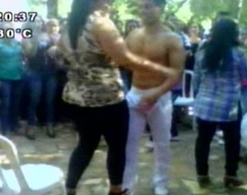 Una jornada educativa terminó con un stripper y bailes eróticos
