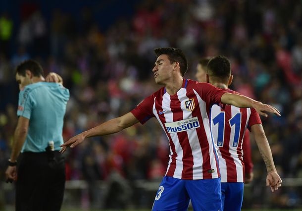 El delantero argentino Nicolás Gaitán se lesionó en el glúteo derecho en la victoria de su equipo