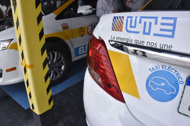 Ya circulan 140 taxis eléctricos en la capital de Uruguay.
