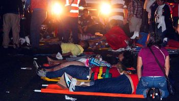 choco un micro que iba a un acto por chavez: al menos 11 muertos choco un micro que iba a un acto por chavez: al menos 11 muertos