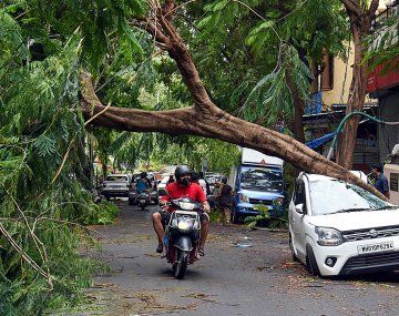 Las imágenes del ciclón Tauktae que dejó 27 muertos y cien desaparecidos