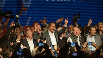 fuerte apoyo de la cgt de calo y un sector de moyano a la candidatura de scioli fuerte apoyo de la cgt de calo y un sector de moyano a la candidatura de scioli