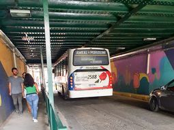 ¡Insólito! Un 136 se quedó trabado en un túnel