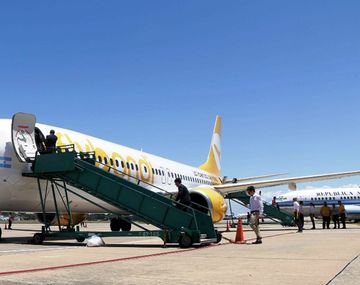 El primer avión de Flybondi tiene capacidad para 189 pasajeros.