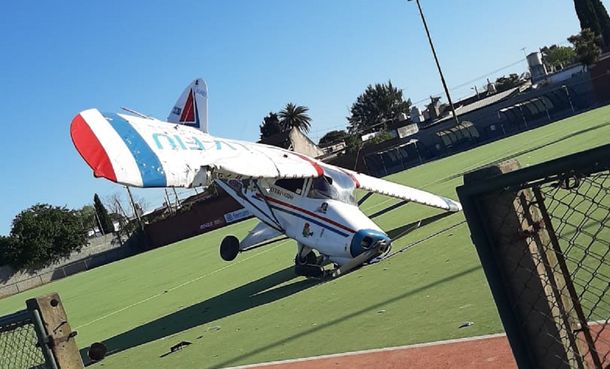 Así cayó la avioneta publicitaria en Burzaco