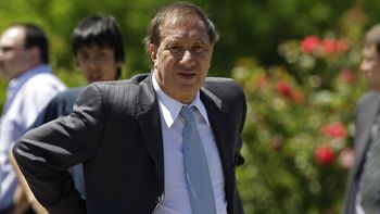 carlos bilardo dio positivo de coronavirus carlos bilardo dio positivo de coronavirus