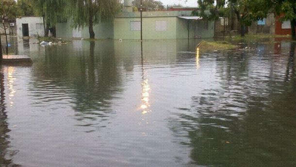 Se inundó Santa Fe: piden que la gente no salga de las casas