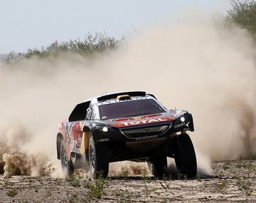 Carlos Sainz aprovechó su chance y es el nuevo líder de la general