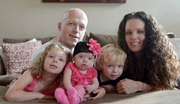 Peleaban por la recuperación de su hija trasplantada y aparecieron todos muertos