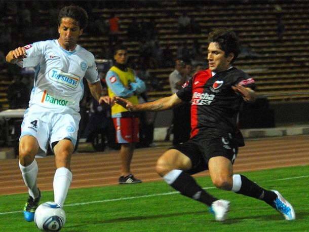 Colón reaccionó a tiempo, igualó con Belgrano y es único líder