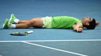 Alcaraz superó a Zverev en un intenso partido y avanza a la final del Abierto de Australia. Alcaraz superó a Zverev en un intenso partido y avanza a la final del Abierto de Australia.