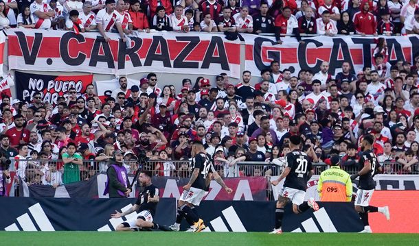 River se fue silbado del Monumental tras la derrota con Deportivo Riestra y crece el malestar de los hinchas