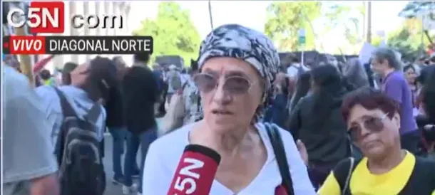 El conmovedor testimonio de una jubilada que se movilizó: Tuve miedo, pero vine