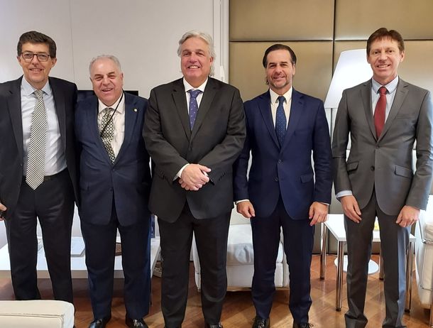 El presidente Luis Lacalle Pou ya está en Francia
