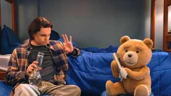 max burkholder de ted, la serie presento la temporada 2 en exclusiva: queriamos estar a la altura max burkholder de ted, la serie presento la temporada 2 en exclusiva: queriamos estar a la altura