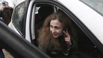 para el grupo feminista punk pussy riot, su liberacion es un acto de propaganda para el grupo feminista punk pussy riot, su liberacion es un acto de propaganda