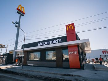 McDonalds sigue creciendo en Argentina: abre su local N°227 en Neuquén y se expande en la Patagonia