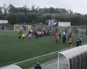 Pelea entre la quinta división entre Boca y River