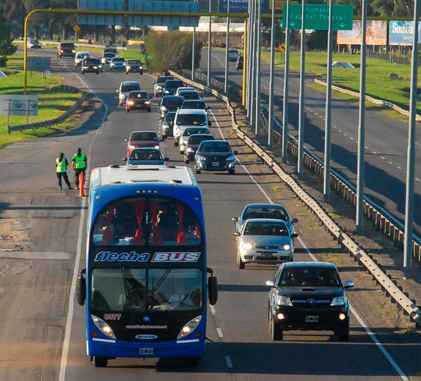 Tres heridos graves por un choque en la ruta 2