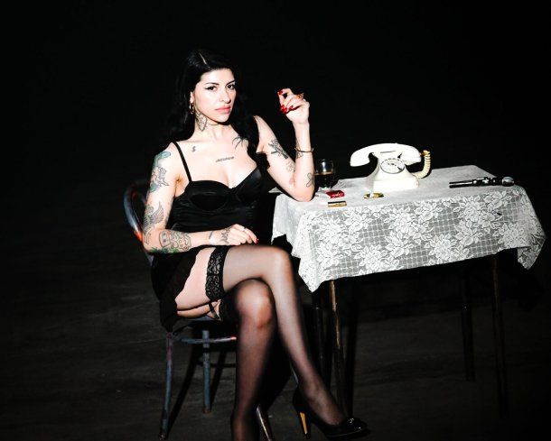 En medio de su gira internacional, Cazzu presentó Balada Malvada: escuchala acá