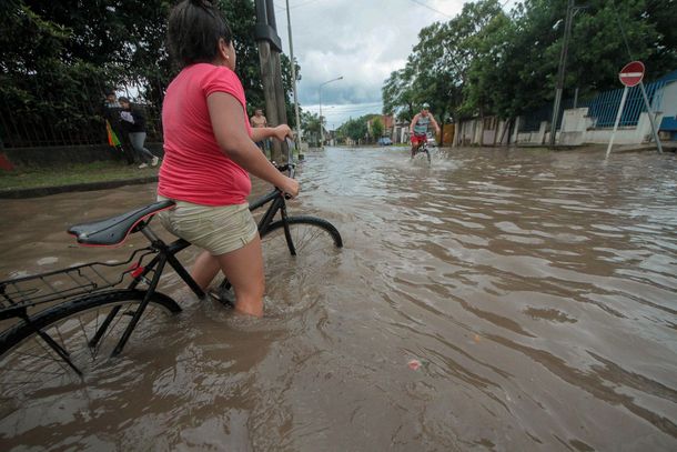 ¿Cuál es el fenómeno regional que causa las inundaciones y seguirá castigando al Litoral?