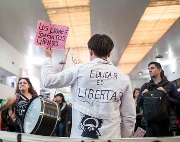 La Justicia ordena al Gobierno actualizar los salarios docentes y becas estudiantiles
